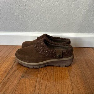 Skechers Easy Going Full Bloom Clogs Slip On Shoes Women’s Size 6 Wide Brown